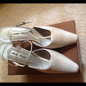 Formal Slingback Pumps in Shimmery Ivory sz 9.5